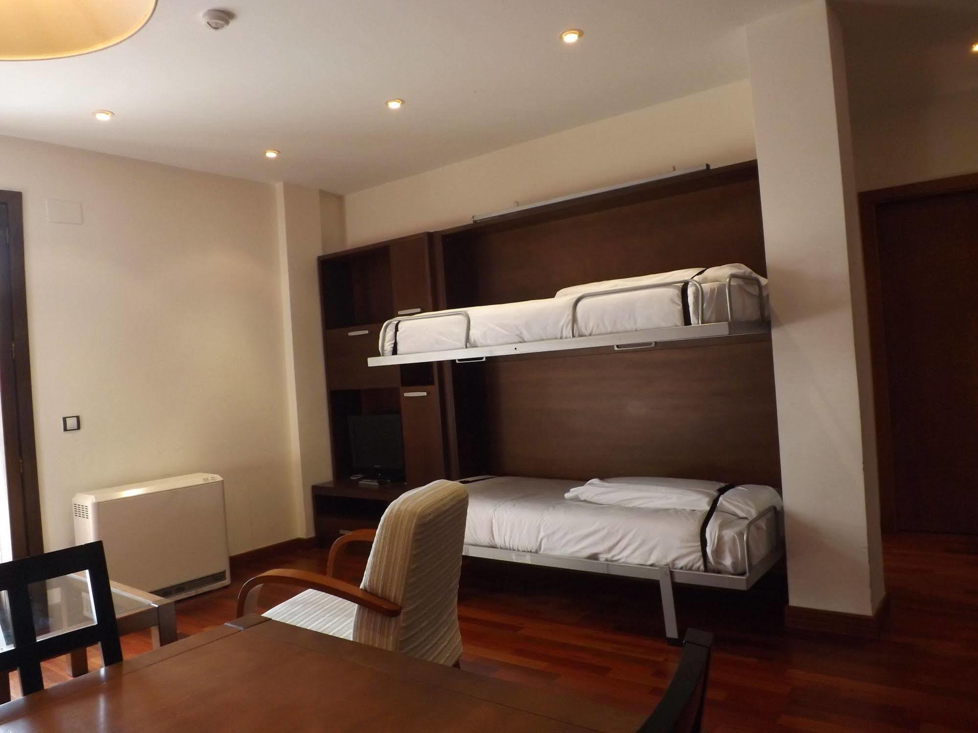 Roca Nevada Suites ビリャヌア エクステリア 写真